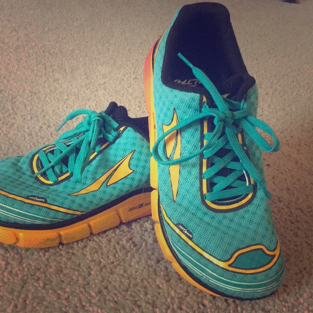 Women’s Altra Torin 2.0 sneakers, size 9